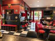 BAR-RESTAURANT – EMPLACEMENT N°1 - Fonds de commerce - proche Pont Saint Martin — photo 4