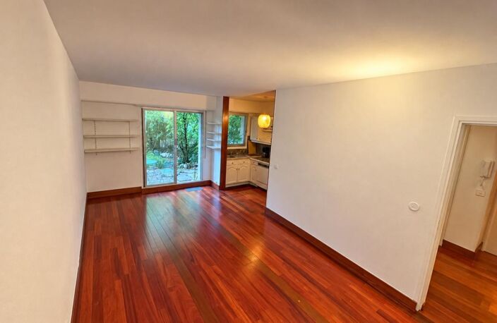 ST MANDE (94) - STUDIO 35 M2 + JARDIN ARBORE PRIVATIF 30 M2 – CALME – PROCHE TRANSPORTS, COMMERCES ET BOIS DE VINCENNES — photo 2