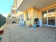 T2 meublé 48m² en RDC avec terrasse et parking souterrain — photo 3