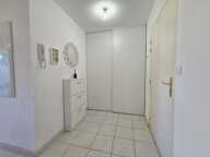 T2 meublé 48m² en RDC avec terrasse et parking souterrain — photo 4