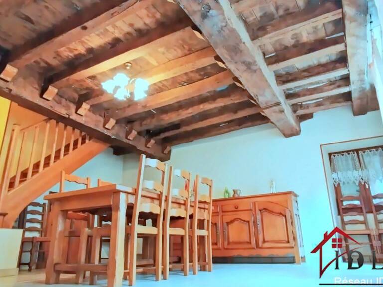 Belle maison avec grange, cinq pièces, 116 mètres carrés hab — photo 1