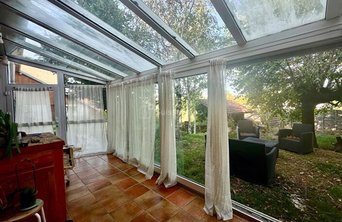 Maison de caractère avec jardin clos et garage — photo 4