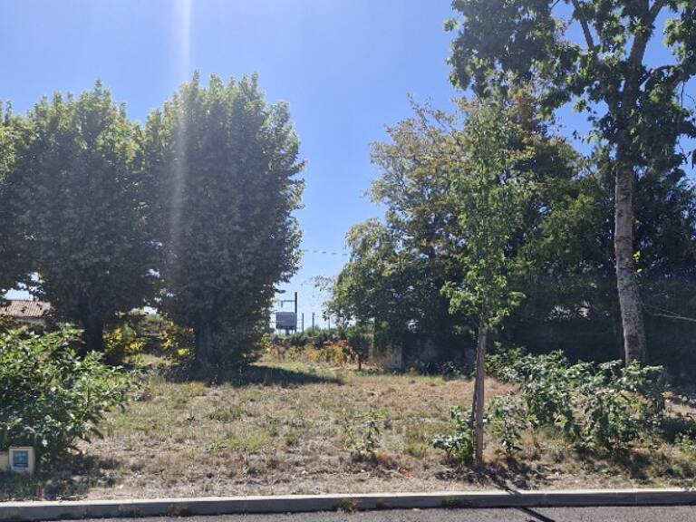 Terrain à bâtir à Arbanats (33640) — photo 1