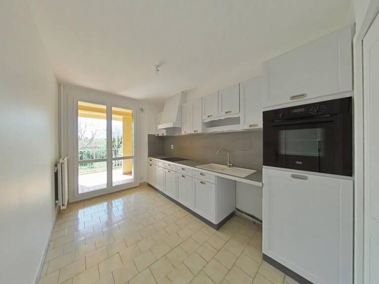 Appartement avec garage  À Louer / chauffage et eau chaude compris — photo 1