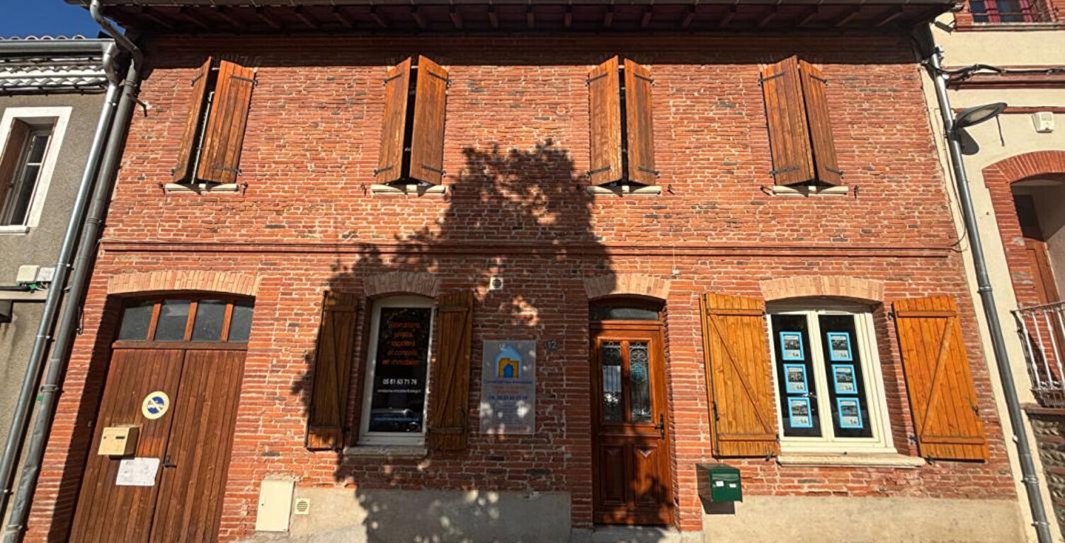 En exclusivité, Maison  de village jardin garage et  local professionnel  5 pièce(s) 220 m2 — photo 1