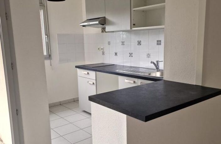 ROUTE DE SEYSSES/CHAPITRE T2 44 M2 BALCON PARKING — photo 3