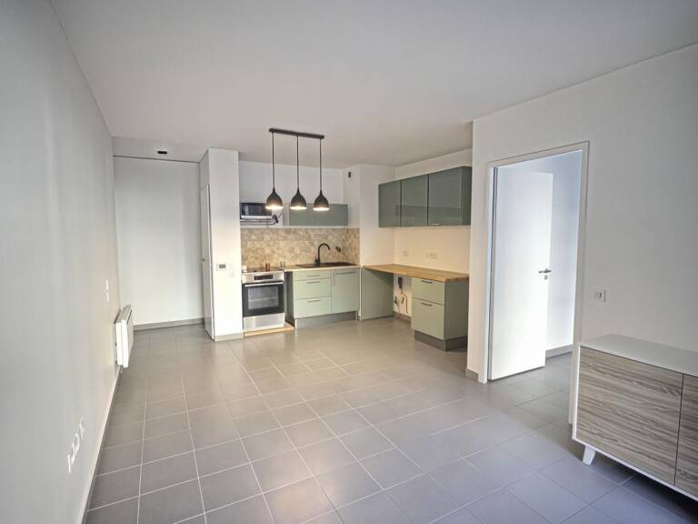 Appartement À Louer — photo 1
