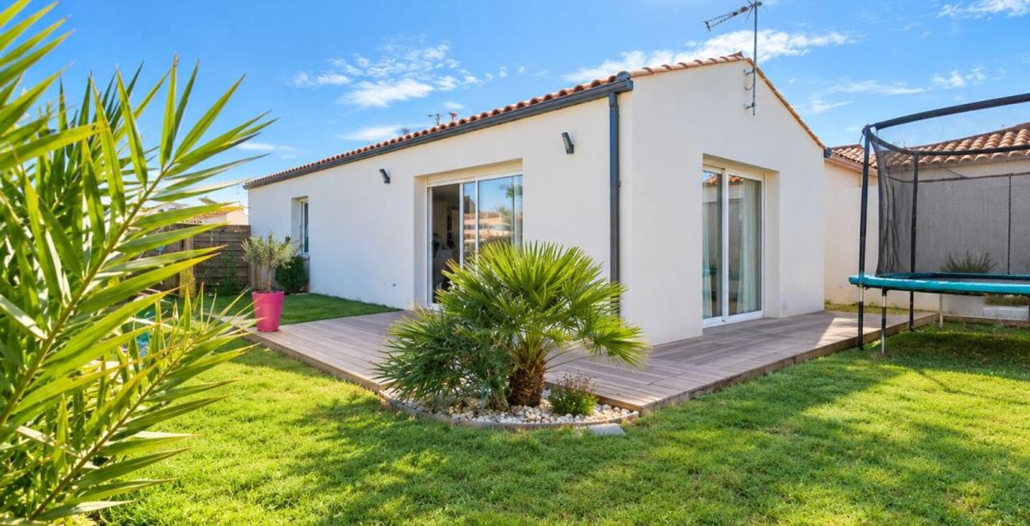 Saint Christophe maison de plein pied (5 pièces) de 119.28 m2 avec local commercial  66,27 m ²avec extérieur clos et stationnement 18 mn' de La Rochelle ! — photo 1