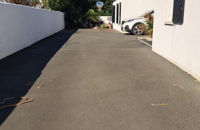 Saint Christophe maison de plein pied (5 pièces) de 119.28 m2 avec local commercial  66,27 m ²avec extérieur clos et stationnement 18 mn' de La Rochelle ! — photo 2