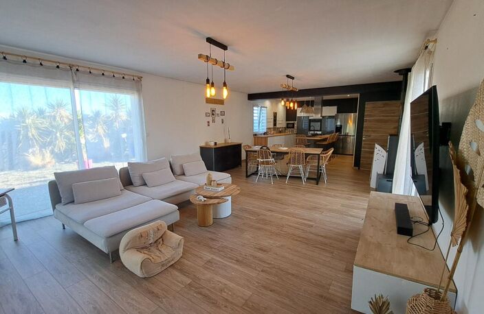 Saint Christophe maison de plein pied (5 pièces) de 119.28 m2 avec local commercial  66,27 m ²avec extérieur clos et stationnement 18 mn' de La Rochelle ! — photo 4