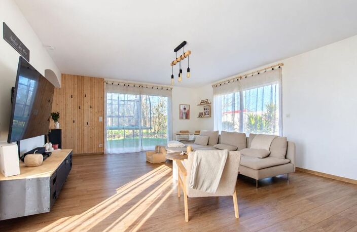 Saint Christophe maison de plein pied (5 pièces) de 119.28 m2 avec local commercial  66,27 m ²avec extérieur clos et stationnement 18 mn' de La Rochelle ! — photo 5