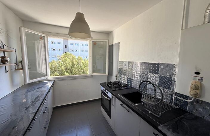 Pont-Évêque – Appartement traversant avec balcon — photo 5