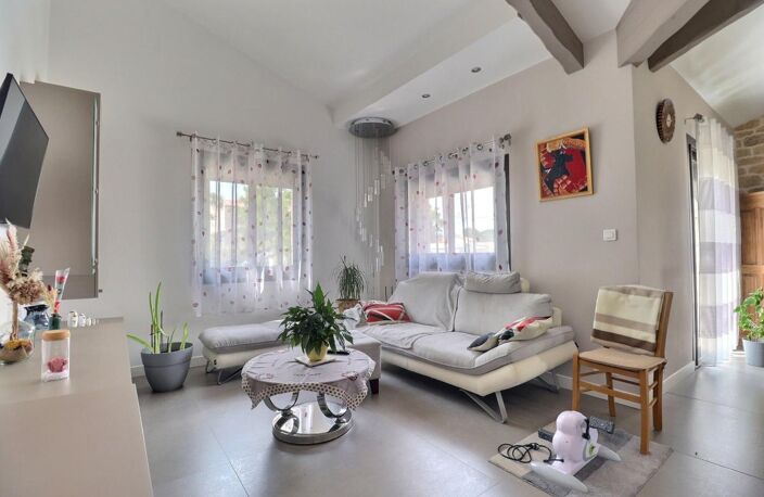 Villa F4 de plain-pied + Appartement T2 sur une parcelle de 1205 m2 avec piscine — photo 5