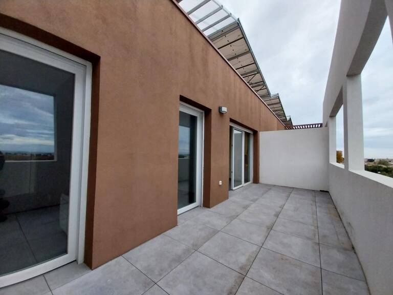 BEZIERS - Appartement À Louer T3 dernier étage — photo 1