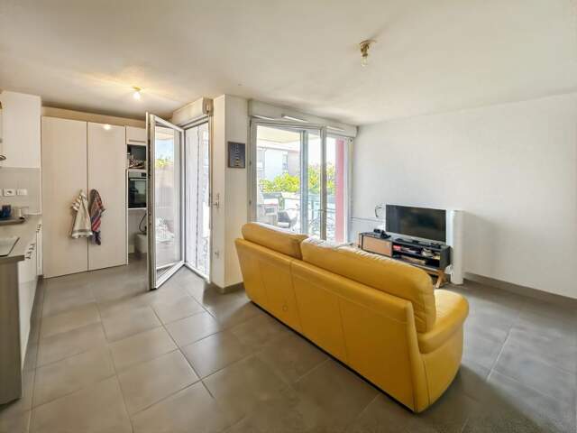 Appartement À Vendre — photo du bien