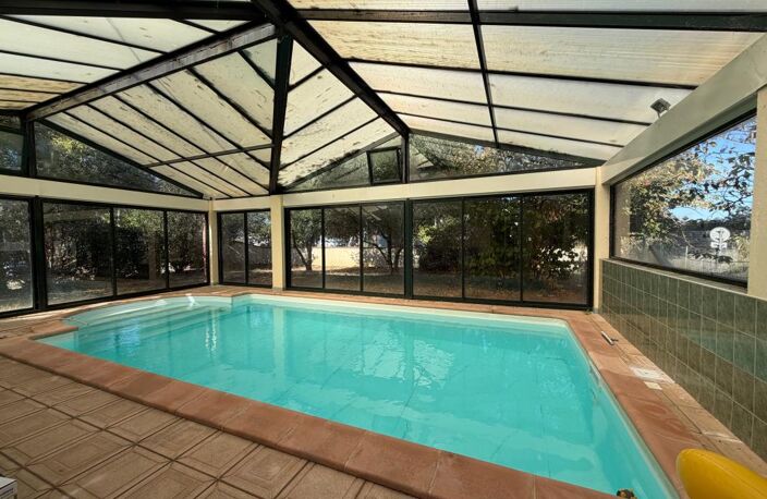 Maison T6 - double garage - piscine - sous sol — photo 4