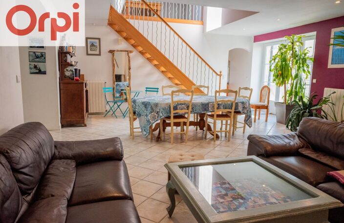 Maison de charme en pierre avec piscine – Thairé — photo 4