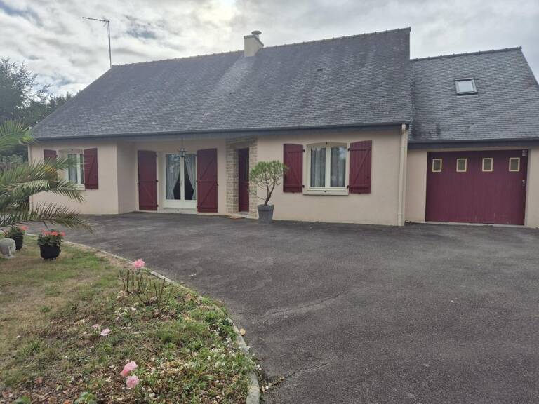Bains-sur-Oust - Maison de plain-pied avec grand terrain clos — photo 1