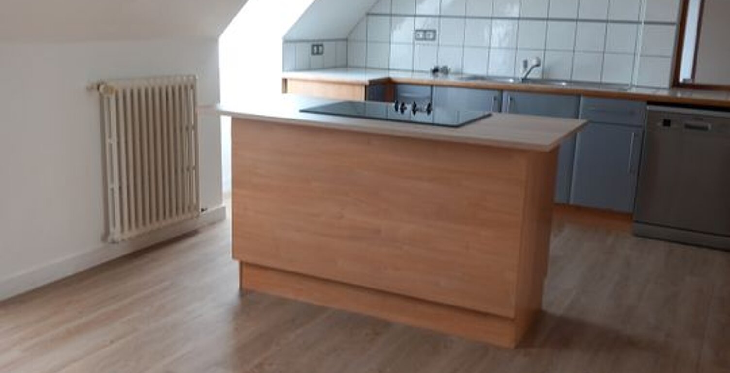 Appartement de 84m2 à louer sur Commana — photo 1