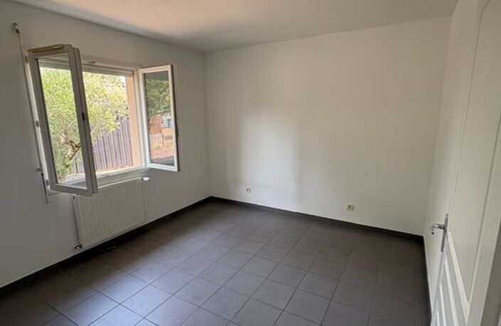 Maison de 111m2 à louer sur Saint-Médard-d'Eyrans — photo 5