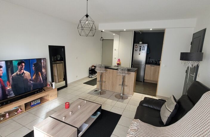 Dpt Gard (30), à vendre ALES appartement T2 de 45 m² + place de parking privative dans résidence sécurisé — photo 2
