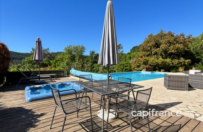 Villa avec piscine - 6 pièces - BAGNOLS EN FORET (83) — photo 5