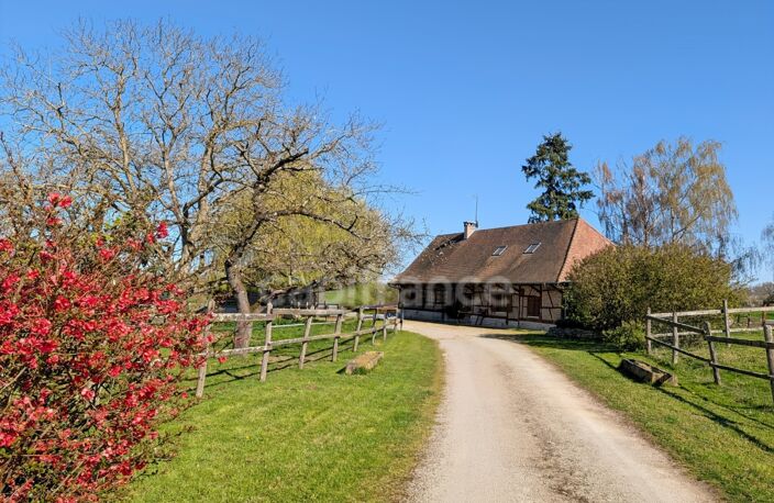 Rare à Lessard-en-Bresse : Ferme Bressane de 159 m2 Dépendance d'Exception et terrain de 8753 m2 — photo 2