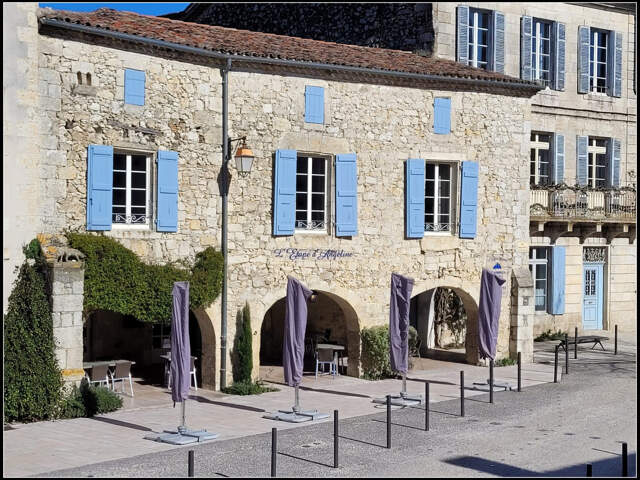 Fonds de commerce à vendre LA ROMIEU (32) Bar-restaurant-Chambre d'hôtes avec logement de fonction — photo du bien