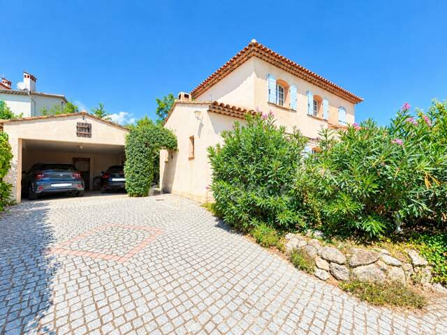 Maison à vendre 5 pièces MOUANS SARTOUX (06) — photo du bien