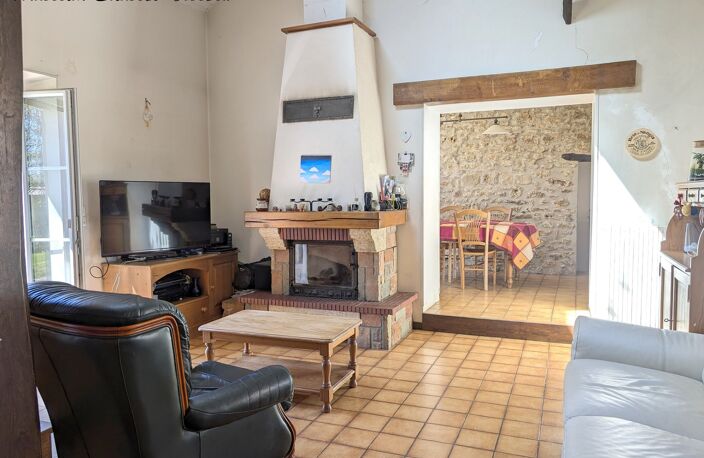 Authentique briarde au cœur d’un hameau paisible – 6 P, jardin, garage (CHAUMES-EN-BRIE) — photo 4