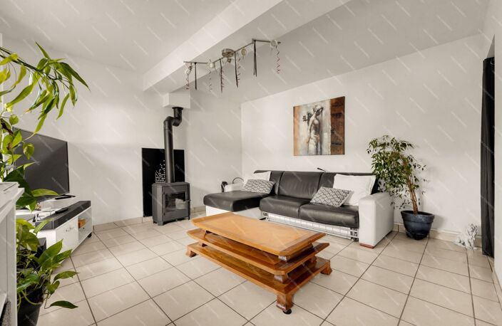 LAGRÂCE-DIEU – MAISON DE CARACTÈRE 5 PIÈCES – 3 CHAMBRES – JARDIN — photo 2