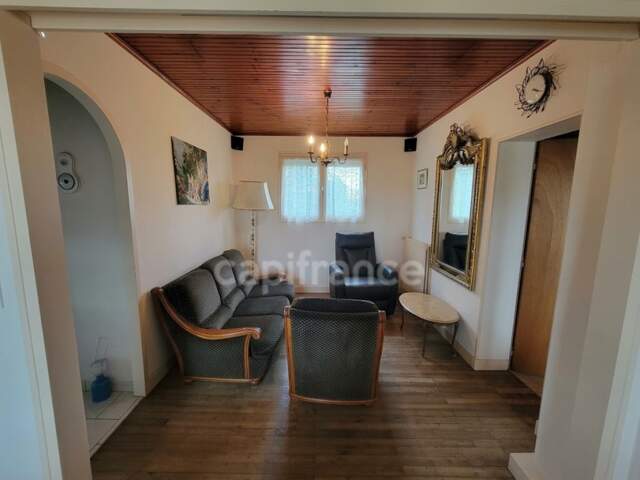 VENDEE ( 85 ) Maison 2 logements à vendre 10 pièces LA BARRE DE MONTS Proche MER,  NOIRMOUTIER, 153 m² ,5 chambres, 3 WC , 2 salles d'eau , 1 salle de bains 1871m² terrain clos , puits, garage — photo du bien