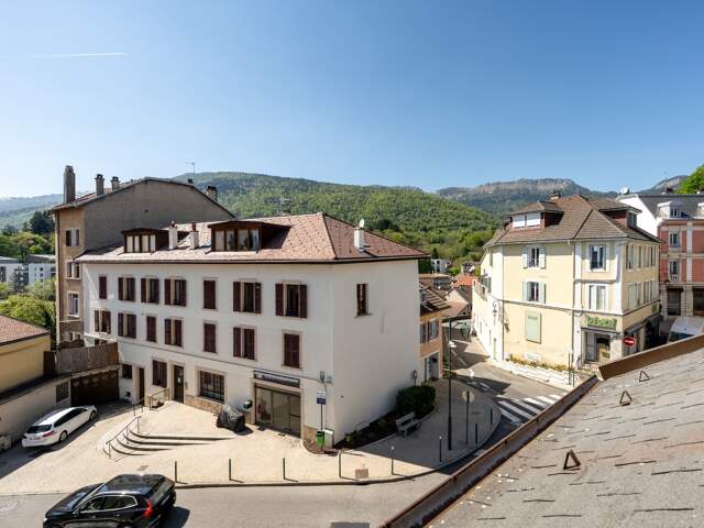 Maison à vendre 4 pièces GEX (01) - 97m2 (au sol) avec balconnet et cave (14m2) — photo du bien