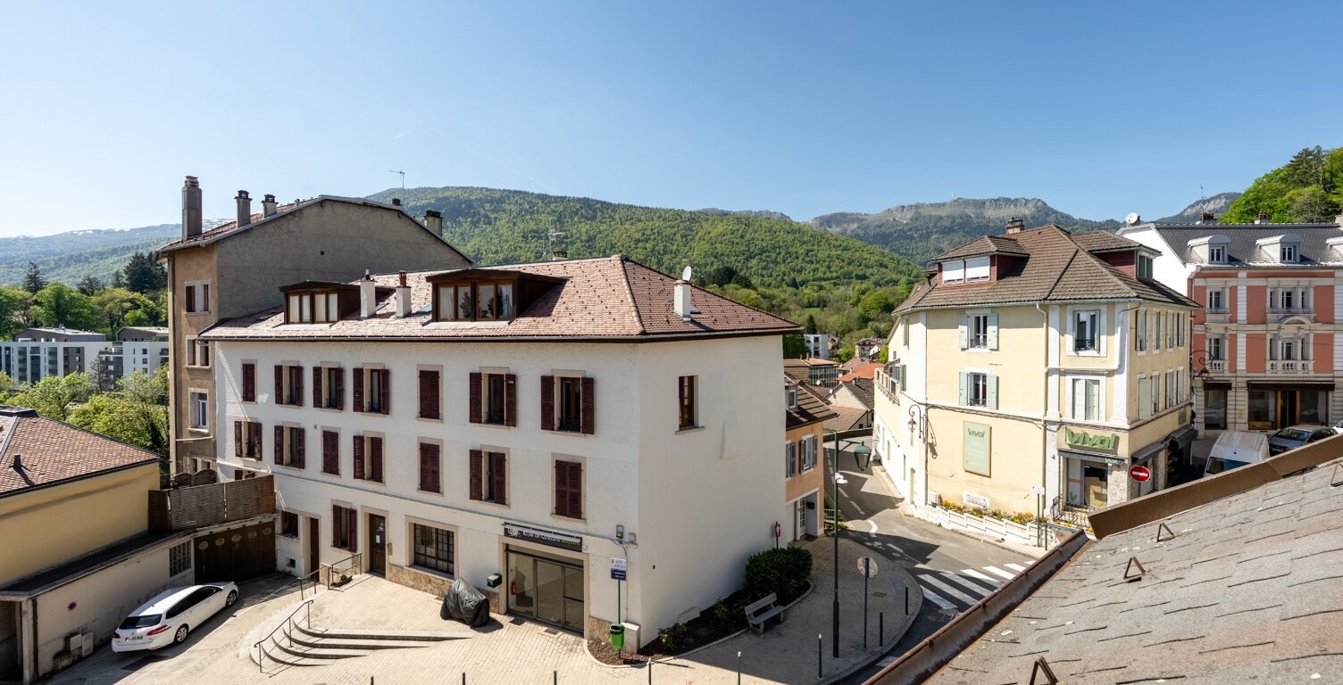 Maison à vendre 4 pièces GEX (01) - 97m2 (au sol) avec balconnet et cave (14m2) — photo 1
