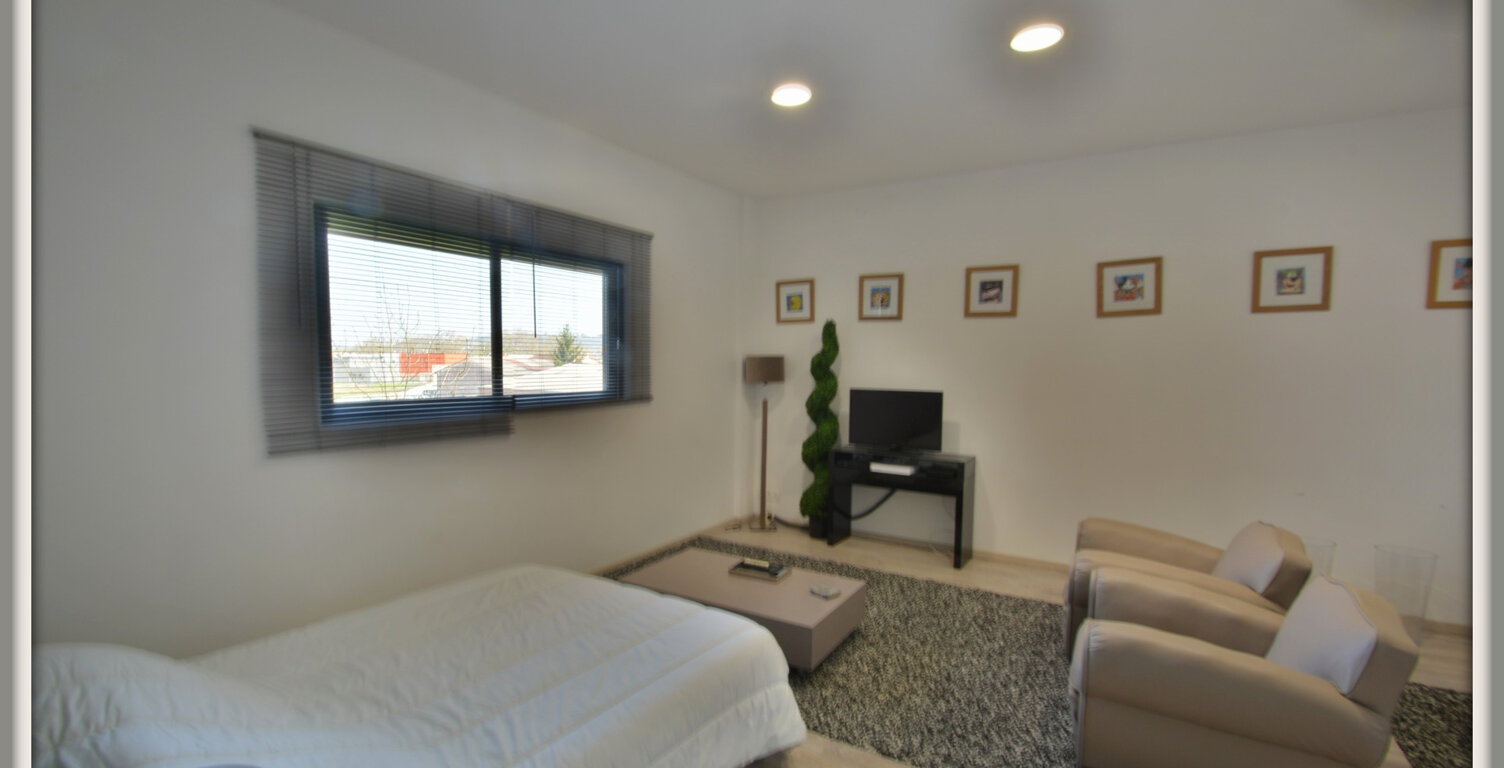 À LOUER – BUREAU CONTEMPORAIN 41 M² – ZONE COMMERCIALE DYNAMIQUE — photo 1