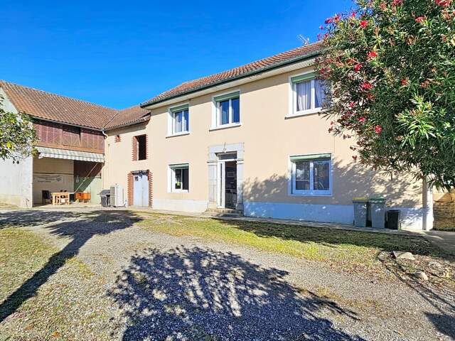 Corps de ferme rénové avec gite attenant à vendre 6 pièces MARSAC (65) — photo du bien
