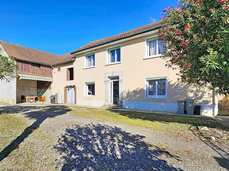 Corps de ferme rénové avec gite attenant à vendre 6 pièces MARSAC (65) — photo 1