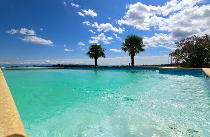 Propriété d'Exception Rénovée – 7.5 hectares - Étang privée - vue panoramique - Piscine - Source — photo 4