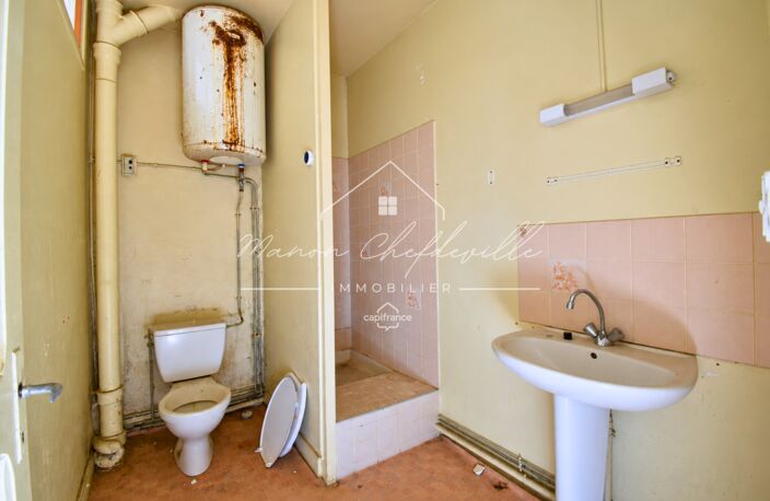 Appartement T3 56,25m² - À RENOVER – Lanobre (15) — photo 3