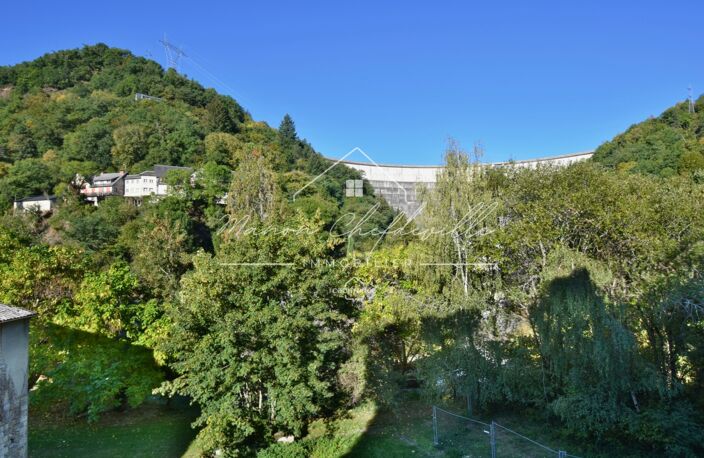 Appartement T3 56,25m² - À RENOVER – Lanobre (15) — photo 5