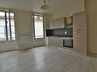 appartement à louer 2 pièces SAINTE LIVRADE SUR LOT (47) joli T 2 rénové — photo 3