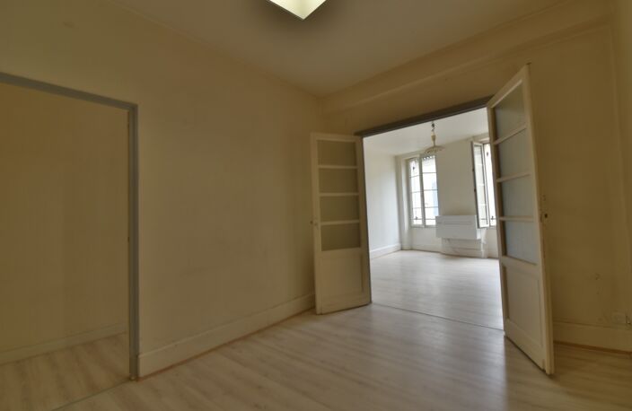appartement à louer 2 pièces SAINTE LIVRADE SUR LOT (47) joli T 2 rénové — photo 5