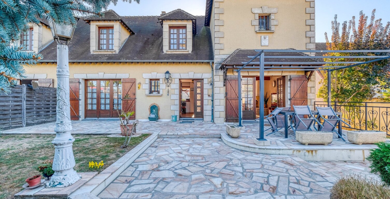 Christophe Michaudelle – CAPIFRANCE vous propose à Meaux : vivable de plain pied - DPE en D - 5 pièces - 155 m² - 3 chambres (4è chambre possible) - 2 pièces d'eau - sous sol total (100m²) - terrasse — photo 1