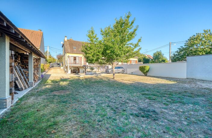 Christophe Michaudelle – CAPIFRANCE vous propose à Meaux : vivable de plain pied - DPE en D - 5 pièces - 155 m² - 3 chambres (4è chambre possible) - 2 pièces d'eau - sous sol total (100m²) - terrasse — photo 2