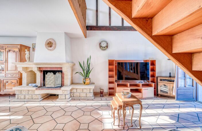 Christophe Michaudelle – CAPIFRANCE vous propose à Meaux : vivable de plain pied - DPE en D - 5 pièces - 155 m² - 3 chambres (4è chambre possible) - 2 pièces d'eau - sous sol total (100m²) - terrasse — photo 3