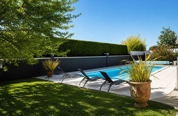 PERIGUEUX (Chancelade) Maison à louer T 6 de 210 m² avec terrain de 1450 m², piscine — photo 3