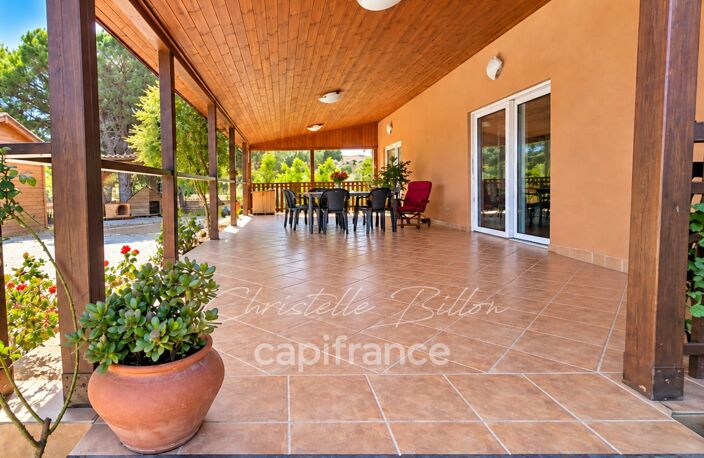 FIGARI – Deux maisons, 6 chambres et piscine — photo 3