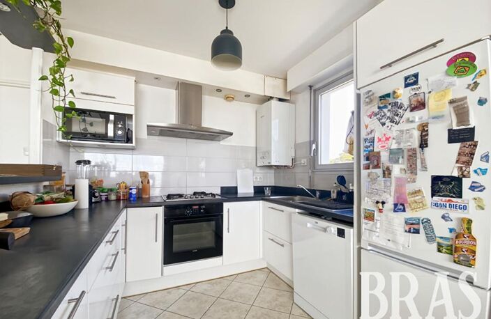 Appartement à Vendre à Pornichet - Quartier Sainte-Marguerite : Vue Océan et Accès Privé à la Plage — photo 3