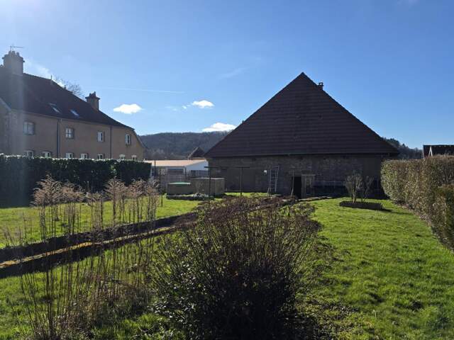 EN EXCLUSIVITÉ : Maison de Caractère au Cœur de Navenne — photo du bien