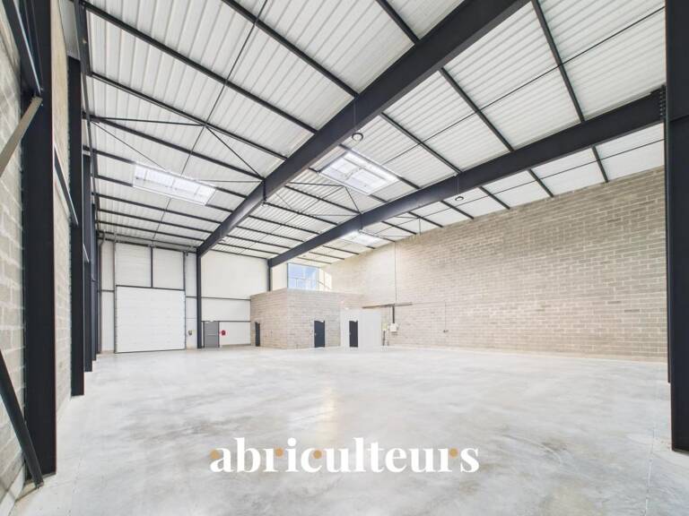 Opportunité professionnelle : locaux d'activité de 450 m² climatisés à Chartres (28000) — photo 1